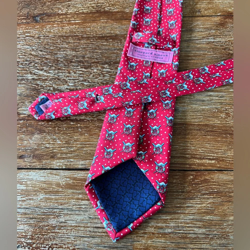 Vineyard Vines 100% Silk Red Holiday Wreath Oars Snow Men’s Neck Tie L60” W3.5”